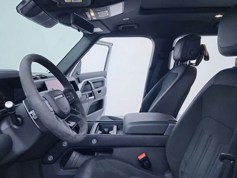 Used 2023 Land Rover Defender 110 V8 image 18