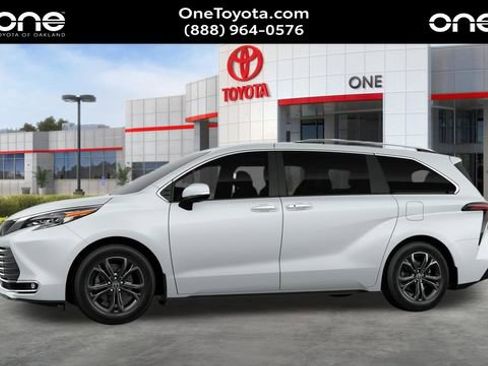 New 2026 Toyota Sienna Platinum image 4