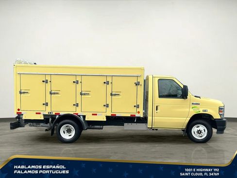 Used 2022 Ford E-450 and Econoline 450 Super Duty RWD image 8