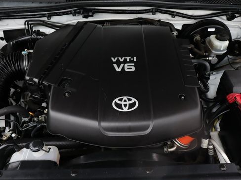 Used 2012 Toyota Tacoma PreRunner image 12