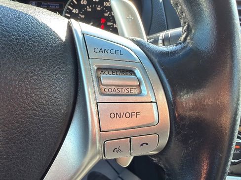 Used 2018 Nissan Altima 2.5 SR FWD image 11
