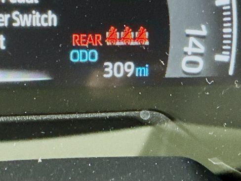 Used 2025 Toyota RAV4 XLE image 19