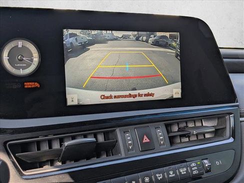 Certified 2024 Lexus ES 300h w/ Premium Package image 15