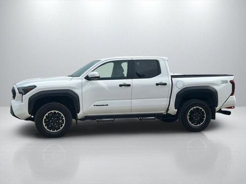Certified 2024 Toyota Tacoma TRD Off-Road image 8