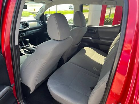 Used 2018 Toyota Tacoma SR5 AWD/4WD image 26