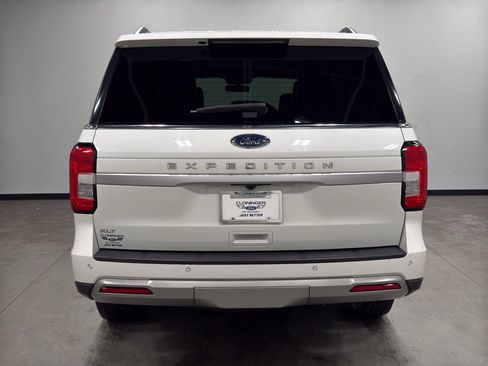 Used 2022 Ford Expedition XLT image 7