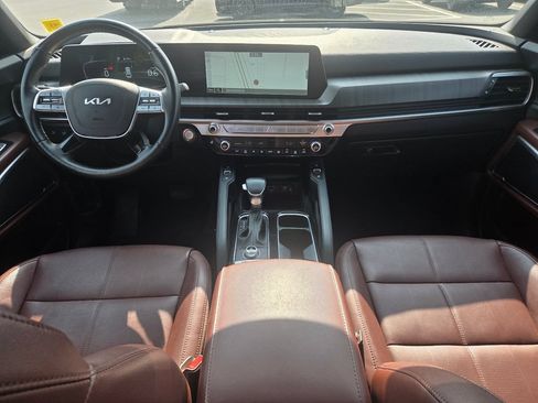 Used 2024 Kia Telluride EX w/ EX Captain's Chair Package AWD/4WD image 12