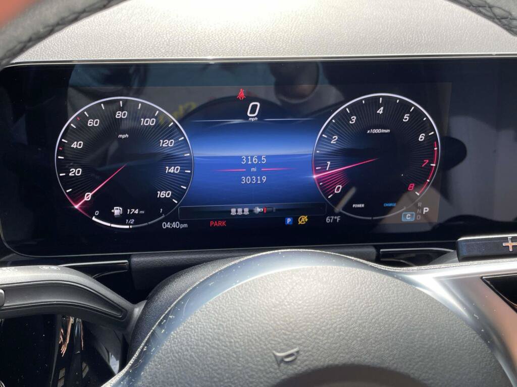 Used 2024 Mercedes-Benz GLA 250 4MATIC image 3