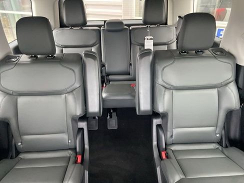 New 2026 Ford Expedition Active image 21