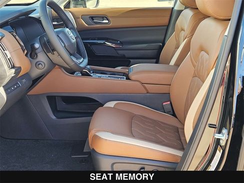 New 2026 Nissan Pathfinder Platinum image 11