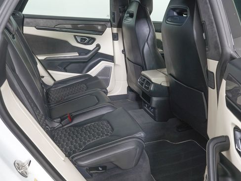Used 2021 Lamborghini Urus image 10