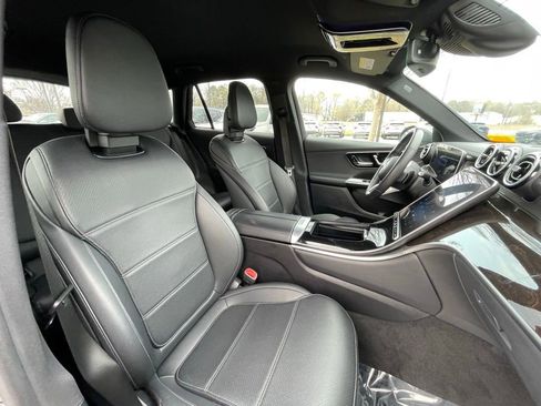 Used 2023 Mercedes-Benz GLC 300 image 31
