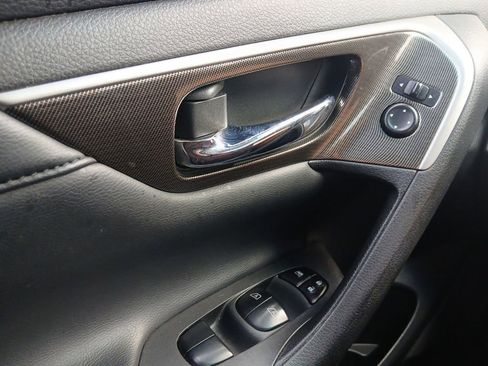 Used 2015 Nissan Altima 2.5 SL w/ Technology Package FWD image 24