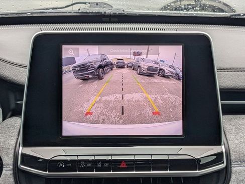 Used 2025 Jeep Compass Latitude w/ Convenience Group image 29