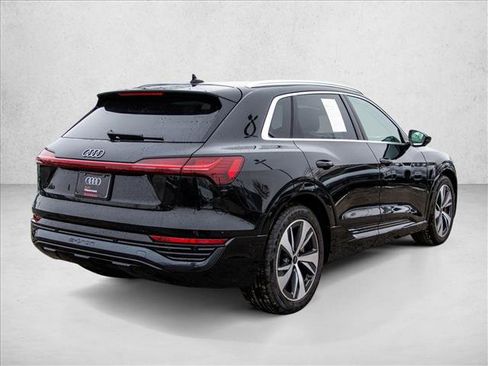Used 2024 Audi Q8 e-tron Premium Plus w/ Premium Plus Package image 5