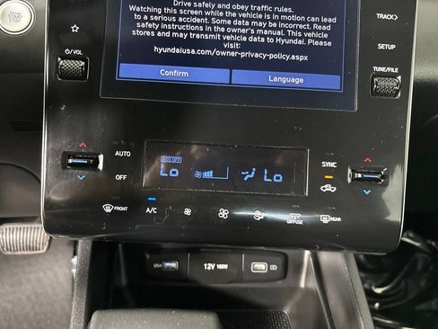 Used 2024 Hyundai Santa Cruz SEL FWD image 19