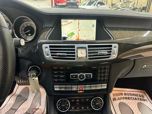 Used 2014 Mercedes-Benz CLS 550 4MATIC w/ Premium 1 Package image 28