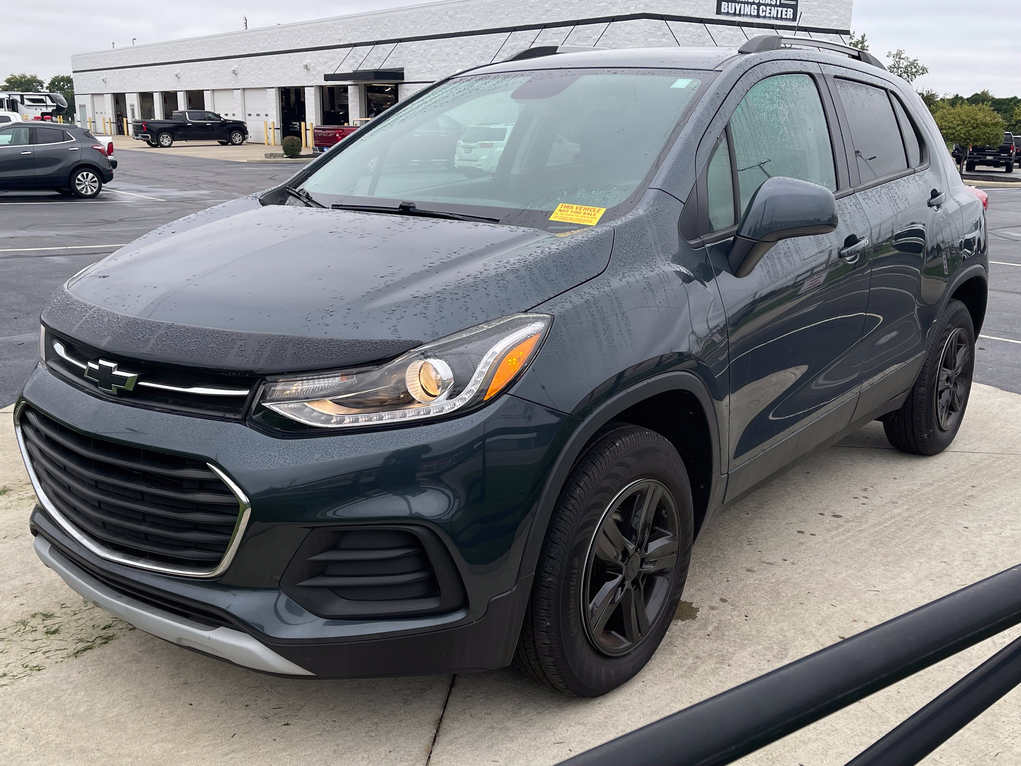 Used 2021 Chevrolet Trax LT w/ Driver Confidence Package AWD/4WD image 3