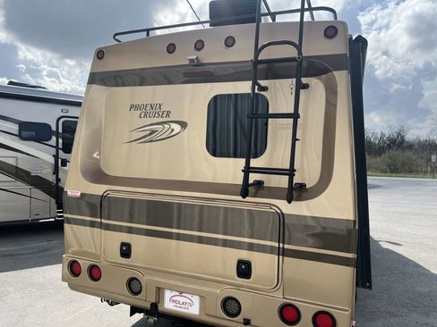 Used 2017 Ford E-450 and Econoline 450 Super Duty w/ Motorhome Prep Package RWD image 38