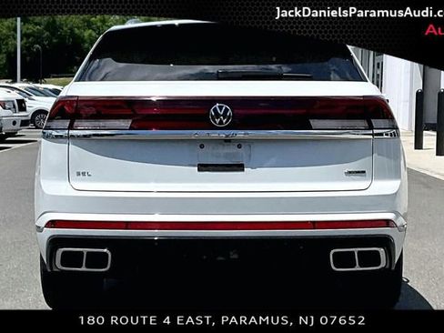 Used 2024 Volkswagen Atlas Cross Sport SEL Premium R-Line AWD/4WD image 4