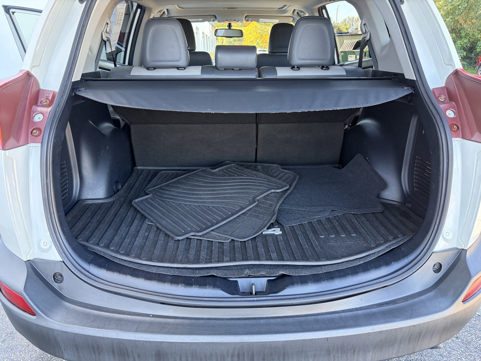 Used 2015 Toyota RAV4 Limited AWD/4WD image 29