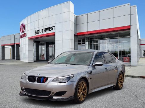 Used 2006 BMW M5 RWD image 2