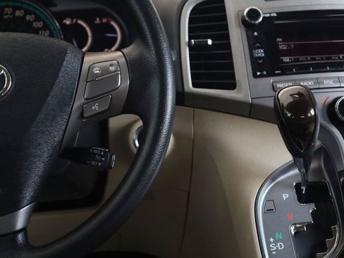 Used 2011 Toyota Venza AWD w/ Convenience Pkg image 33