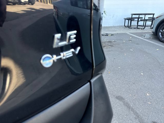 Used 2025 Toyota RAV4 LE AWD/4WD image 31