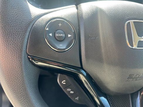 Used 2019 Honda HR-V LX image 14