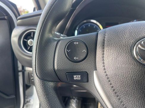 Used 2017 Toyota Corolla LE FWD image 17