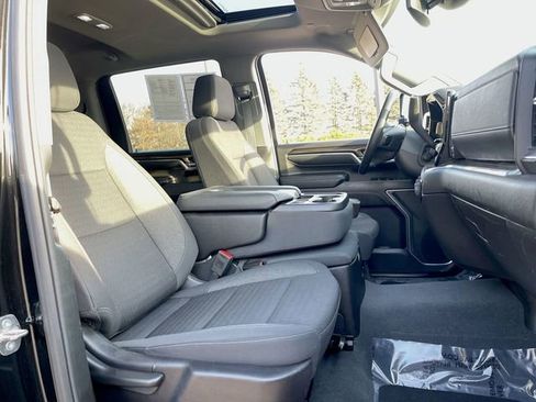 Used 2024 Chevrolet Silverado 2500 LT w/ Midnight Edition image 28