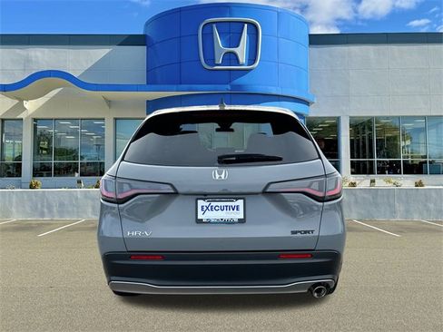Used 2025 Honda HR-V Sport image 3