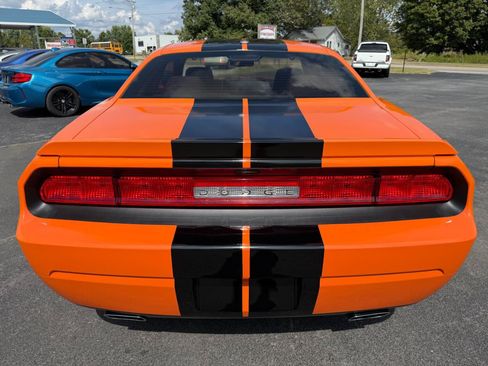 Used 2014 Dodge Challenger R/T w/ Blacktop Package RWD image 7