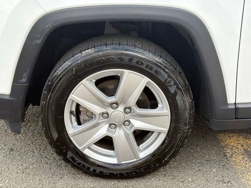 Used 2022 Jeep Compass Latitude AWD/4WD image 38