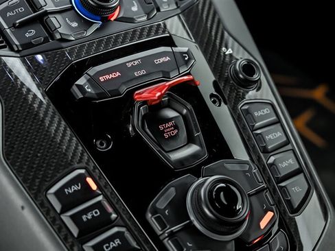 Used 2019 Lamborghini Aventador SVJ AWD/4WD image 34