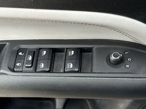 Used 2022 Jeep Compass Limited image 15