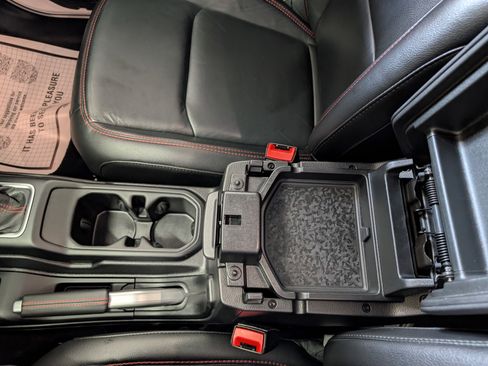 Used 2018 Jeep Wrangler Unlimited Rubicon image 16