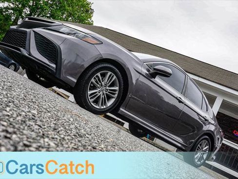 Used 2021 Toyota Camry SE image 4