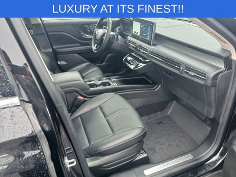 Used 2023 Lincoln Corsair AWD w/ Equipment Group 101A image 2