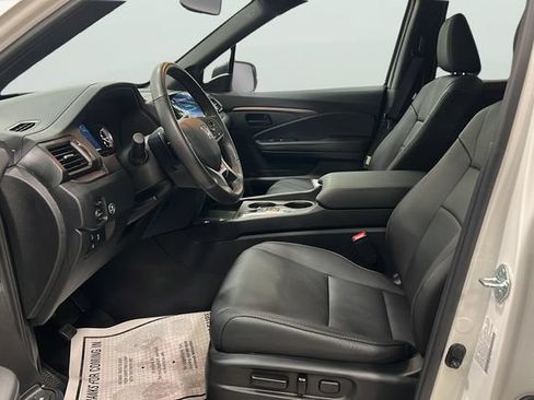 Used 2025 Honda Passport EX-L image 15