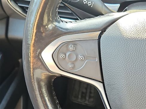 Used 2020 Chevrolet Traverse LT image 16