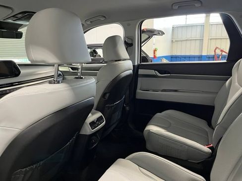 Used 2025 Hyundai Palisade SEL FWD image 18
