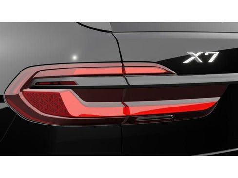 New 2026 BMW X7 xDrive40i w/ M Sport Package AWD/4WD image 9