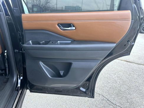 Used 2024 Nissan Pathfinder Platinum AWD/4WD image 22