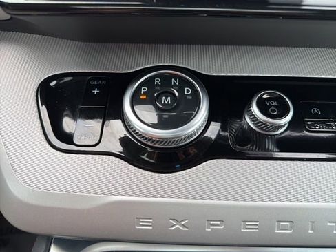 Certified 2025 Ford Expedition Active image 39