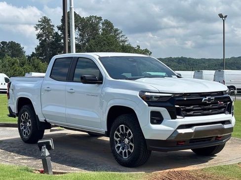 Used 2026 Chevrolet Colorado Z71 w/ Technology Package AWD/4WD image 9