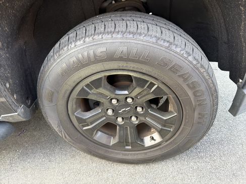 Used 2016 Chevrolet Silverado 1500 LTZ Z71 w/ LTZ Plus Package image 13