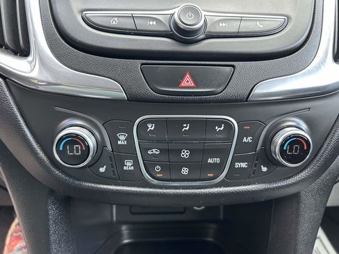Used 2020 Chevrolet Equinox LT FWD image 24