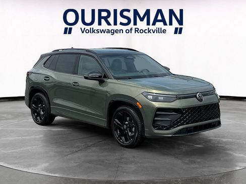 Used 2025 Volkswagen Tiguan SE R-Line FWD image 1