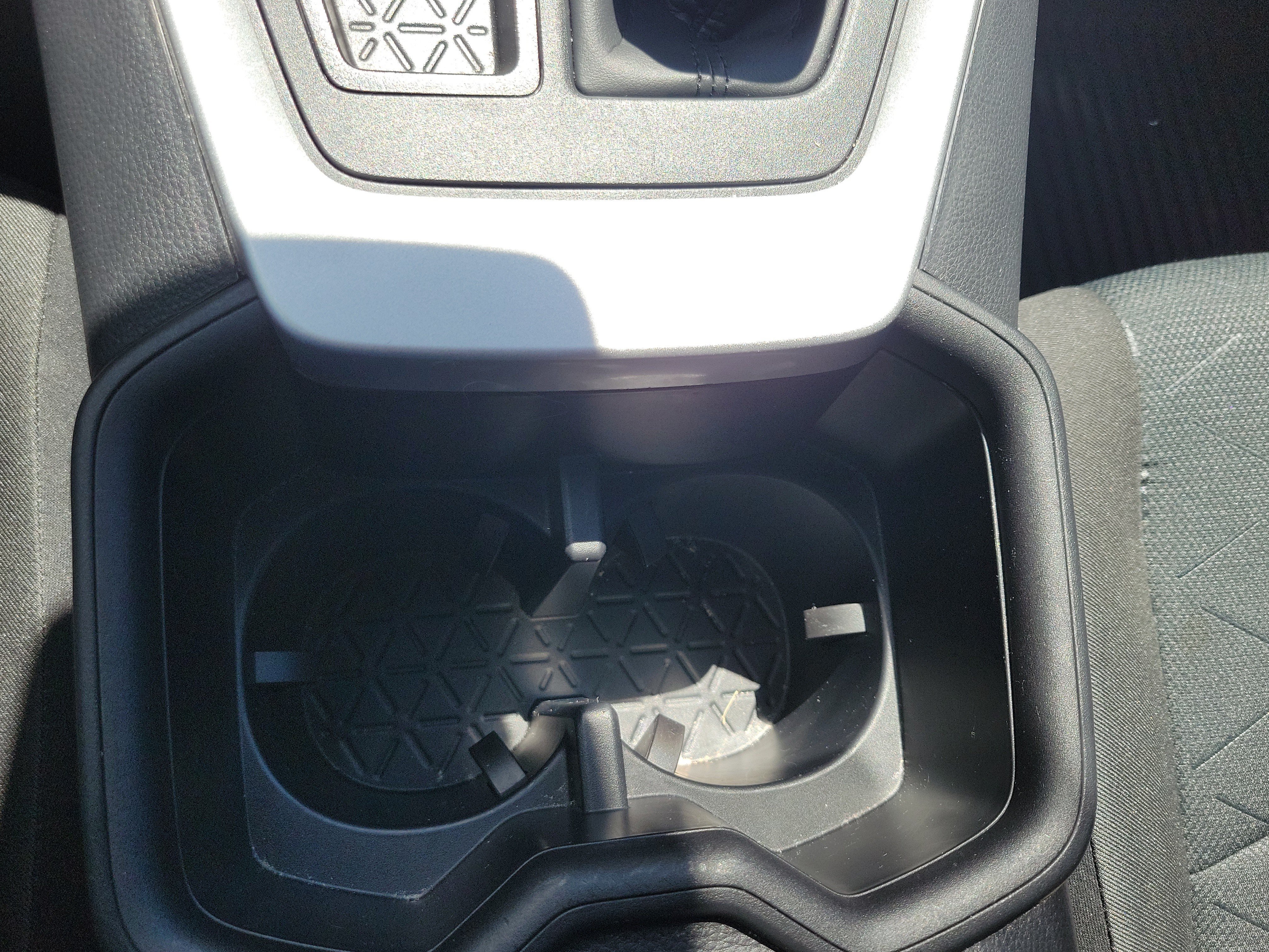 Used 2025 Toyota RAV4 XLE w/ Convenience Package FWD image 31